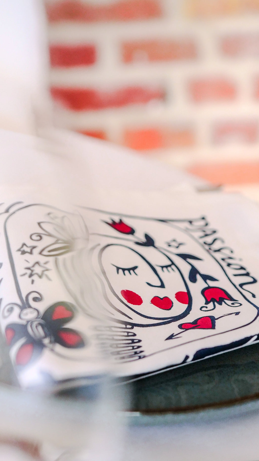 Serviette de table "Les Éternels Amoureux" - Collab Jana | La Serviette de Table