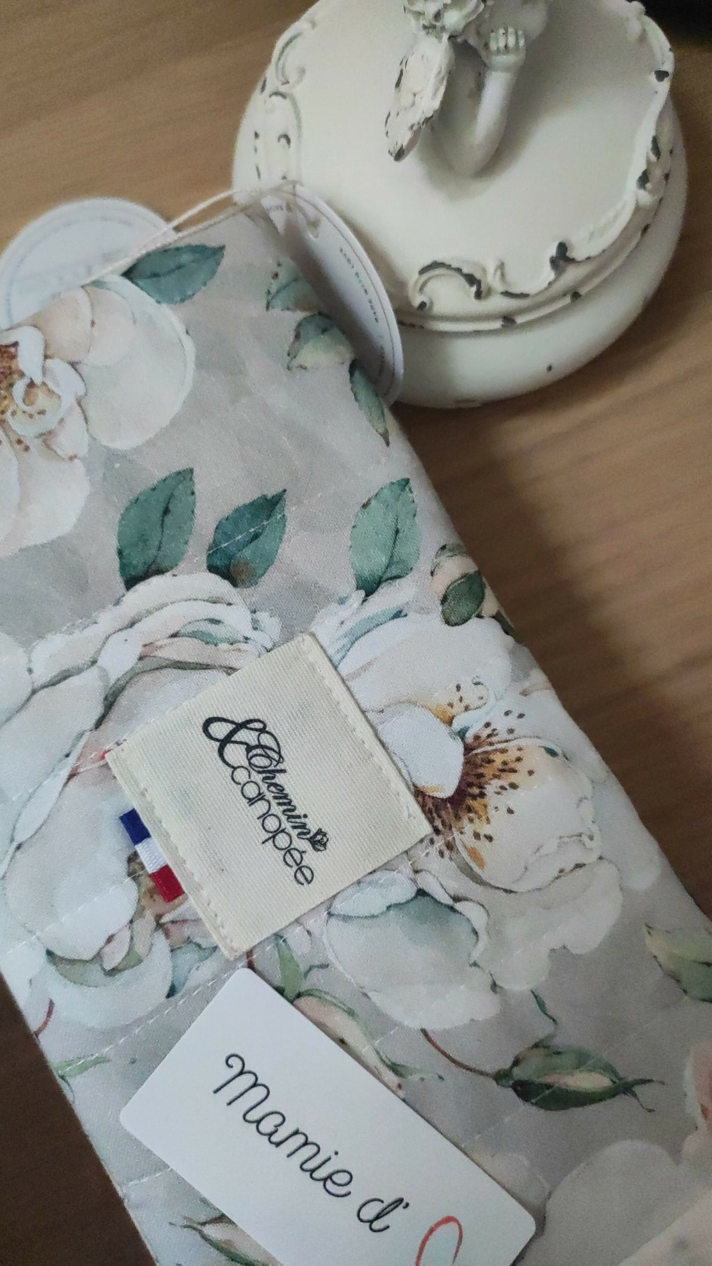 Checkbook holder