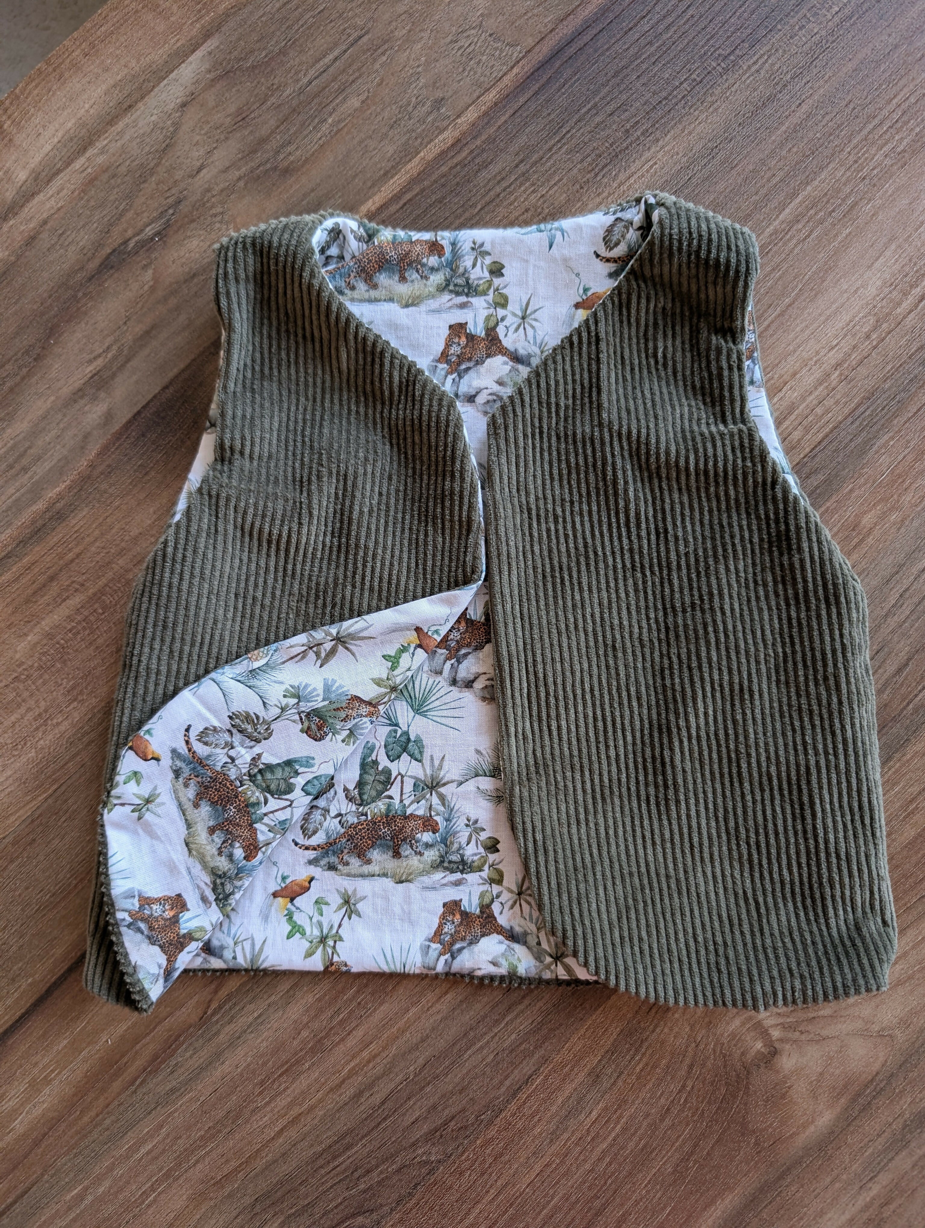 Gilet de berger réversible 18 mois 3 ans velour vert tigre