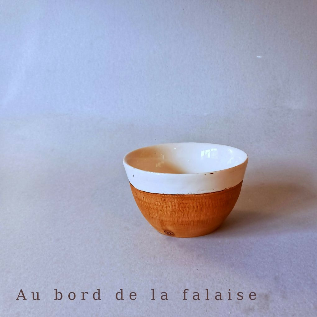Bol au bord de la falaise