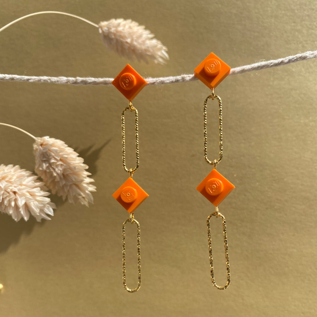 Boucles d'oreilles longues avec un brique Lego - Les Voltigeuses
