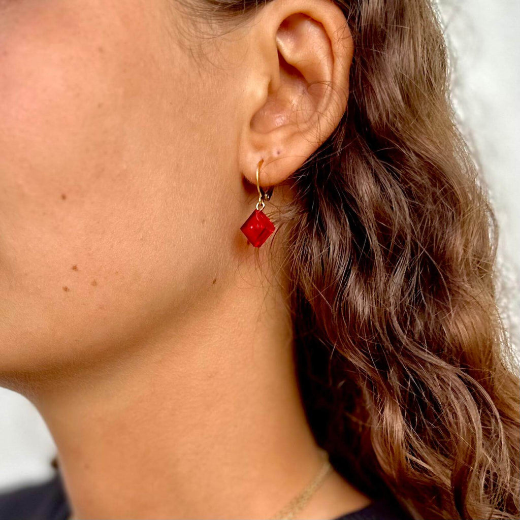 Mini boucles d'oreilles Dormeuses en acier inoxydable avec une brique de Lego®