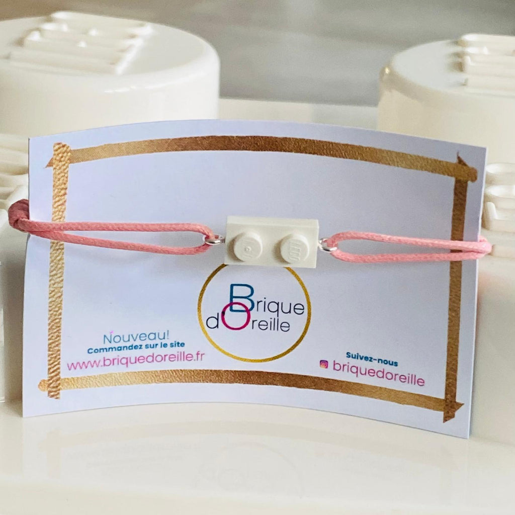 Bracelet d'amitié avec une brique Lego et cordon coton ajustable
