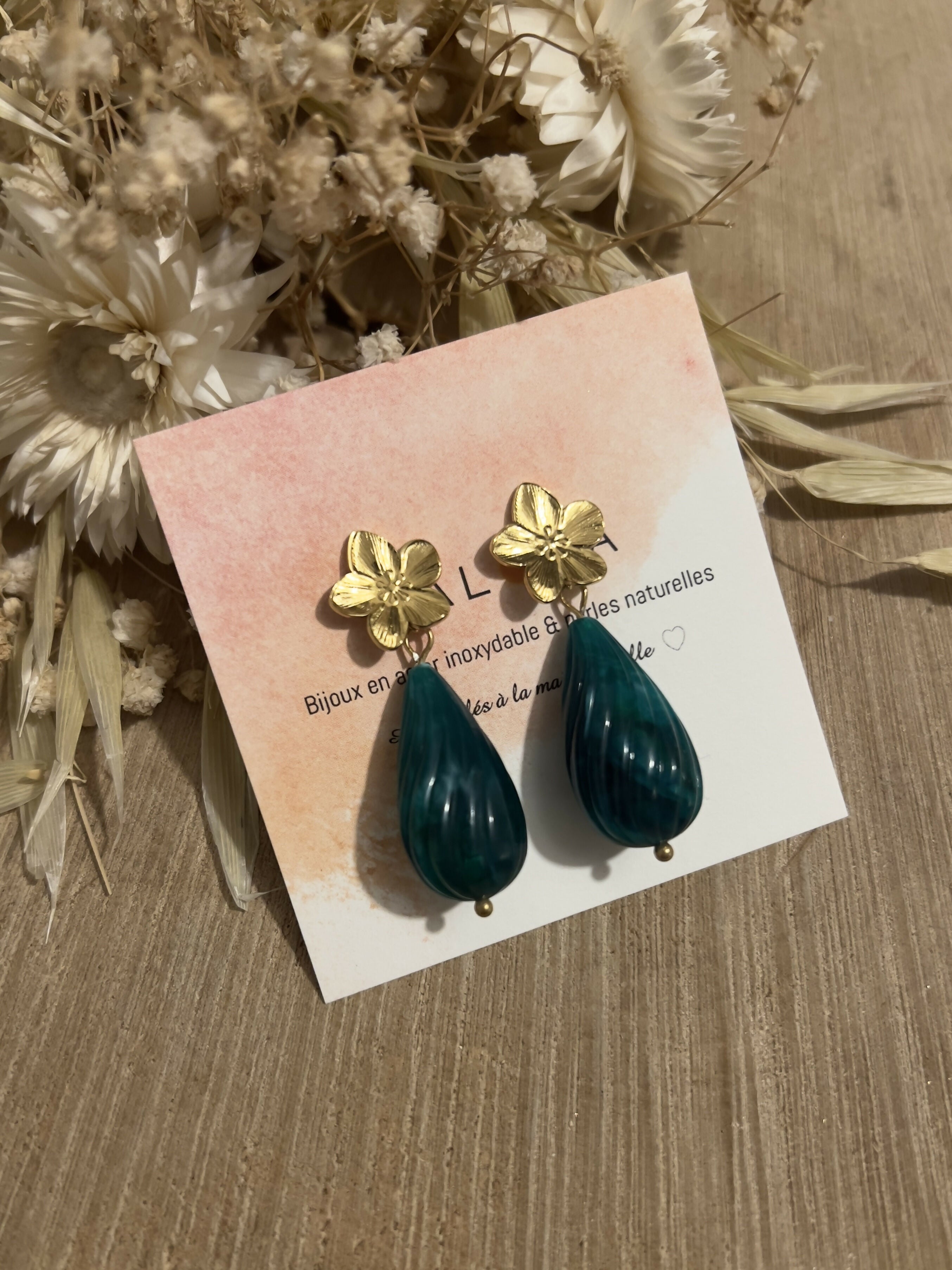 Earrings small flowers & green drop