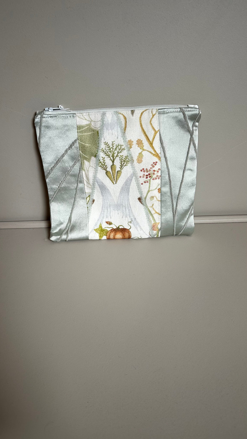 Chic honey clutch
