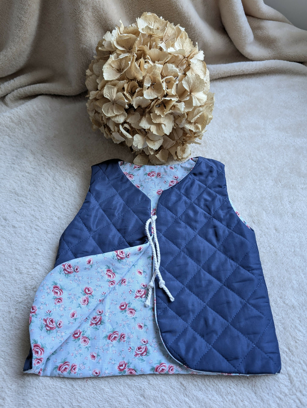 GILET DE BERGER MATELASSE MARINE FLEURS 18 MOIS-3 ANS
