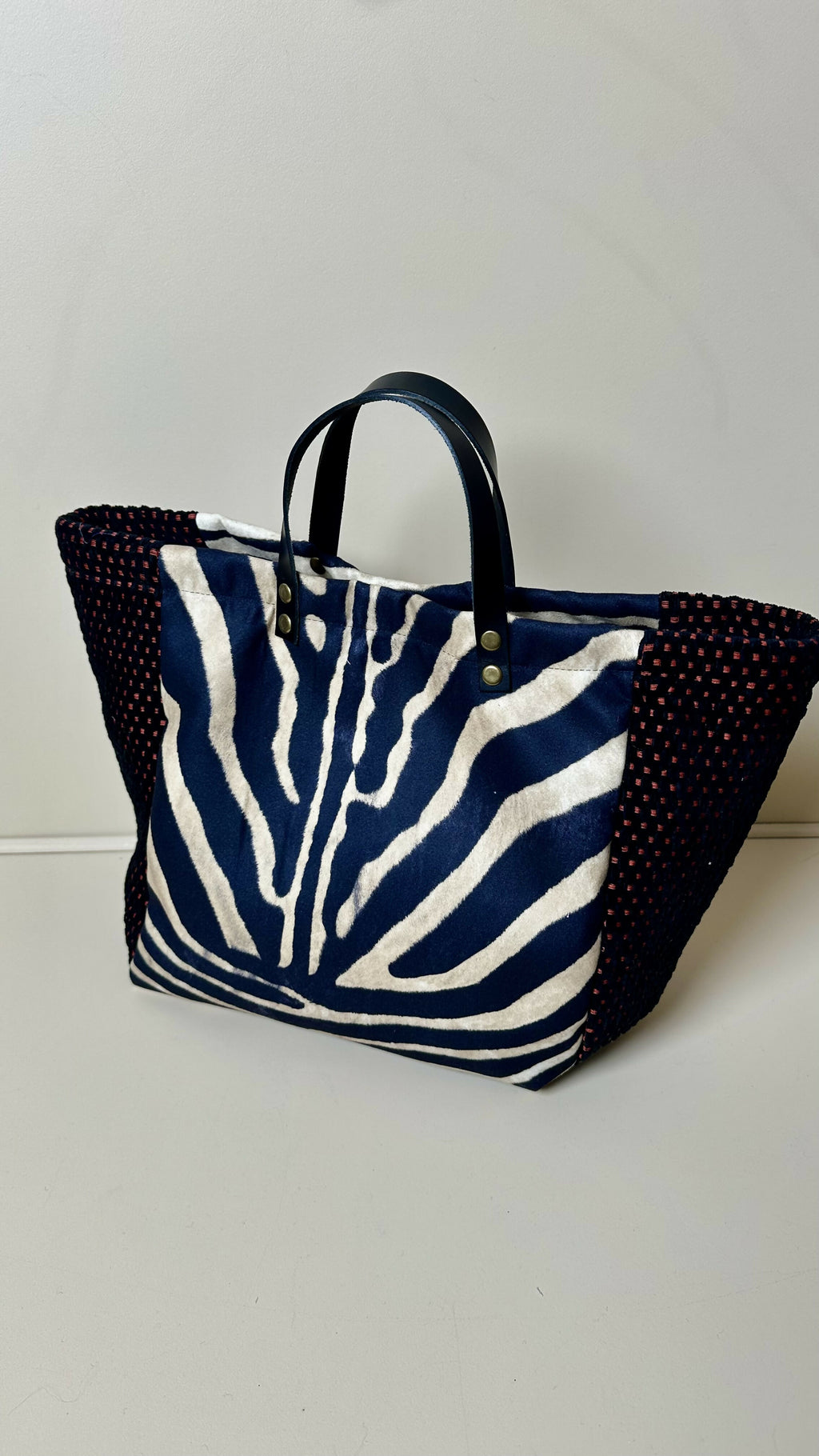 Zebra tote bag