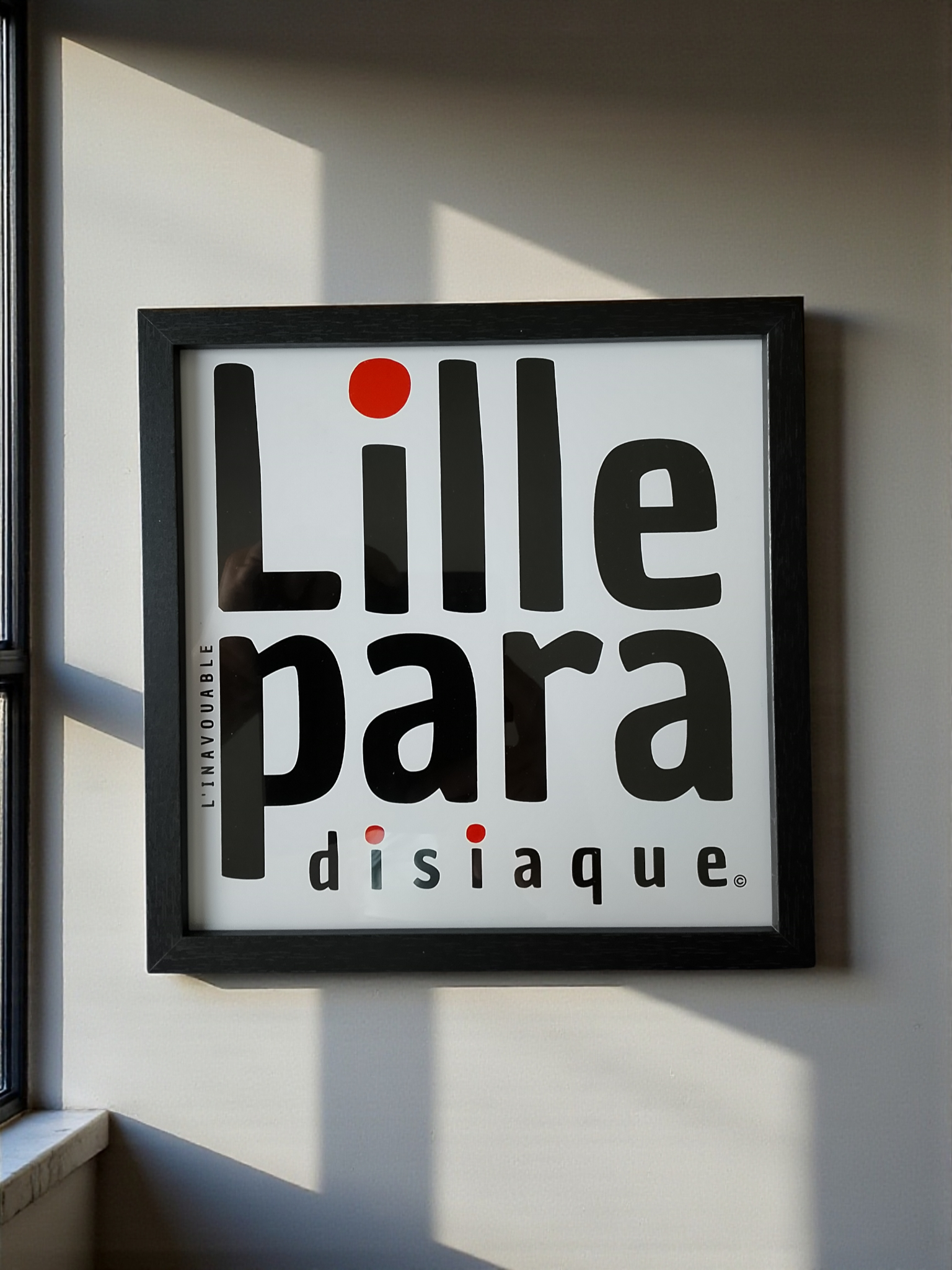 "LILLE PARADISIAQUE" white frame Black square