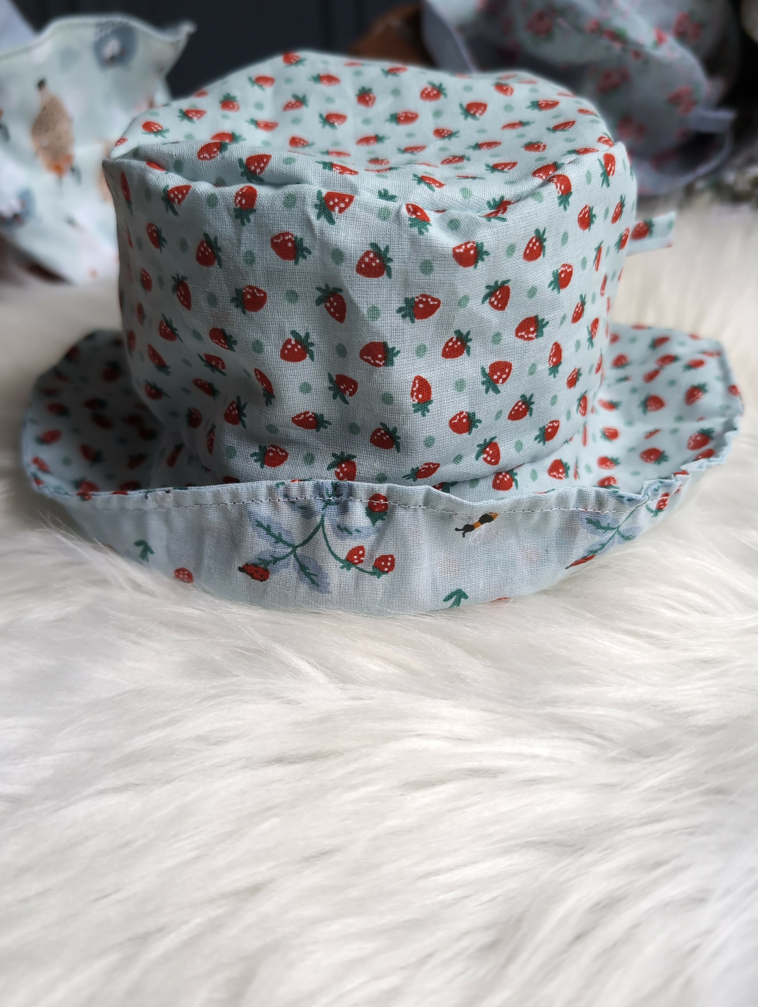 REVERSIBLE BUCKET HAT 46 CM