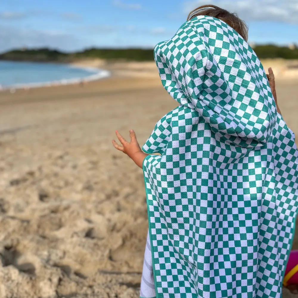 Poncho microfibre enfant damier vert