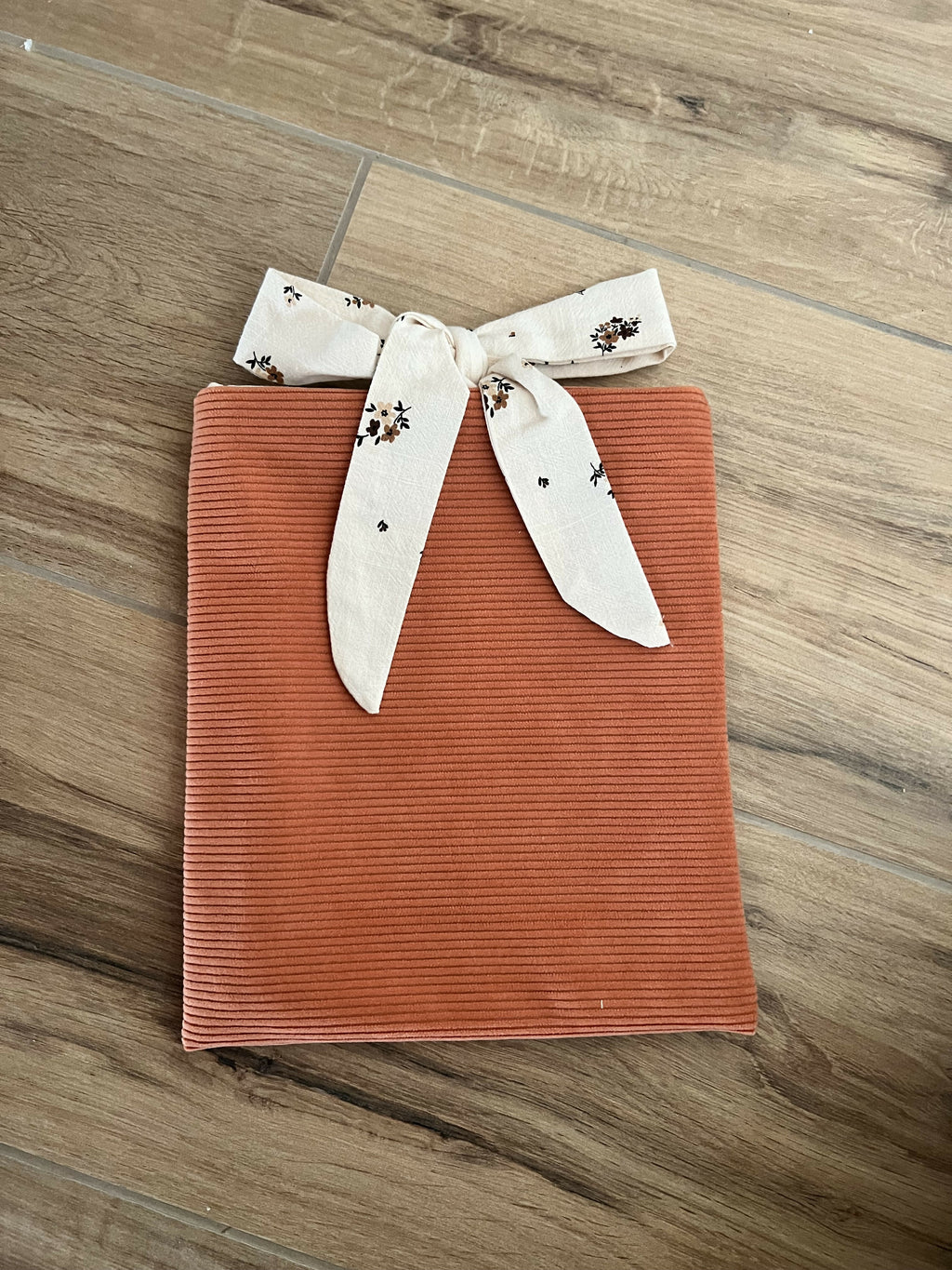 Book sleeve / Health record cover