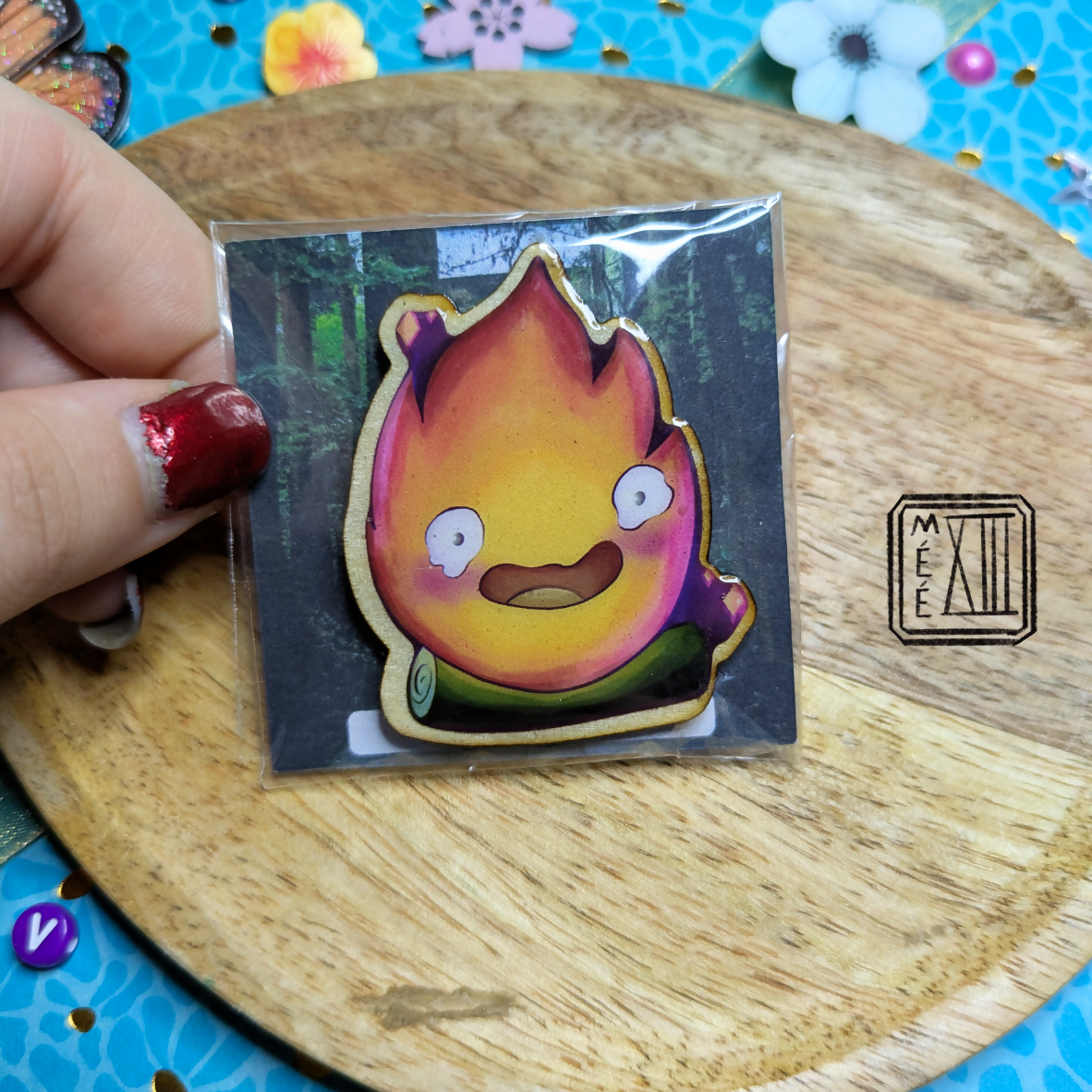 Pin's en bois artisanal flamme vivante