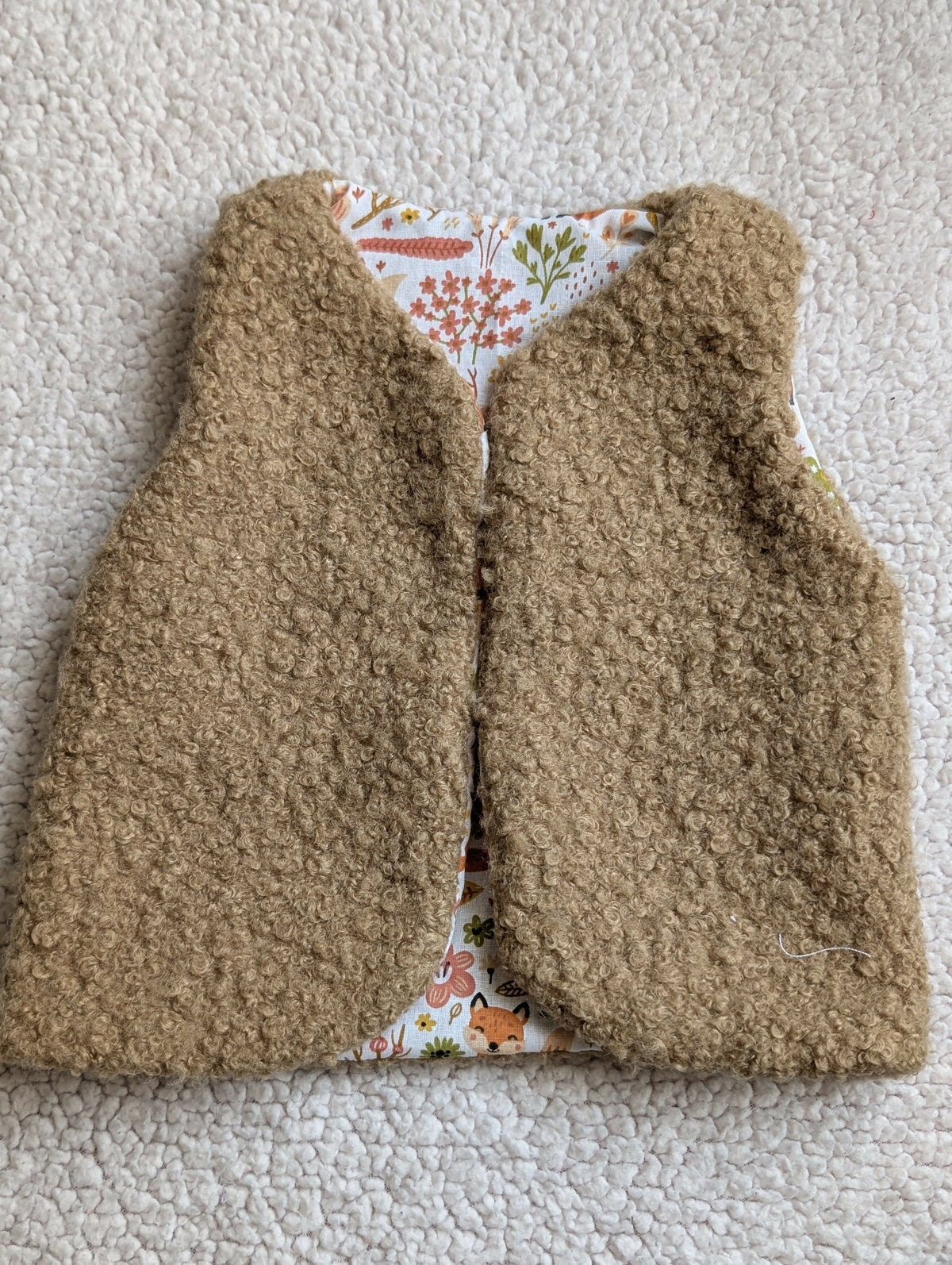 Gilet de berger réversible 18 mois 3 ans bouclette beige et renards