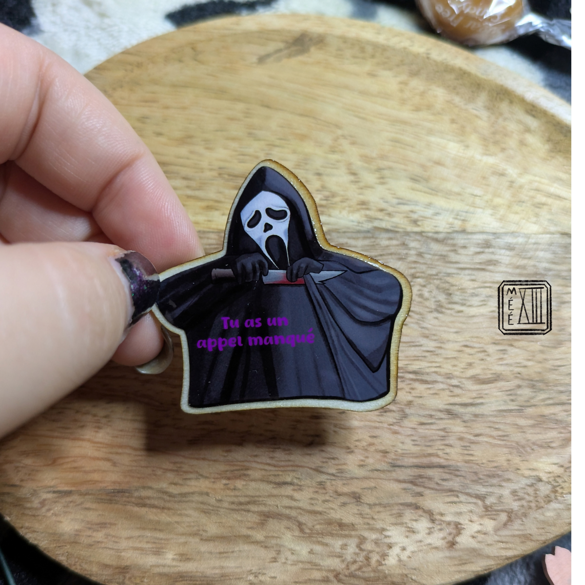 Pin's en bois artisanal ghostface