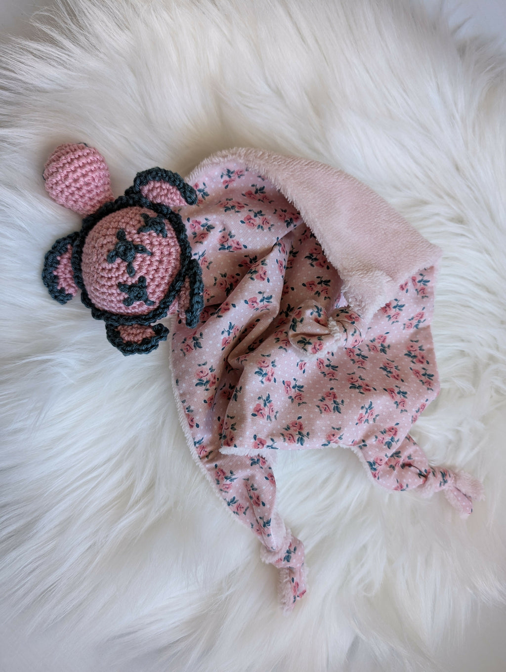 DOUDOU TORTUE ROSE ET FLEURS