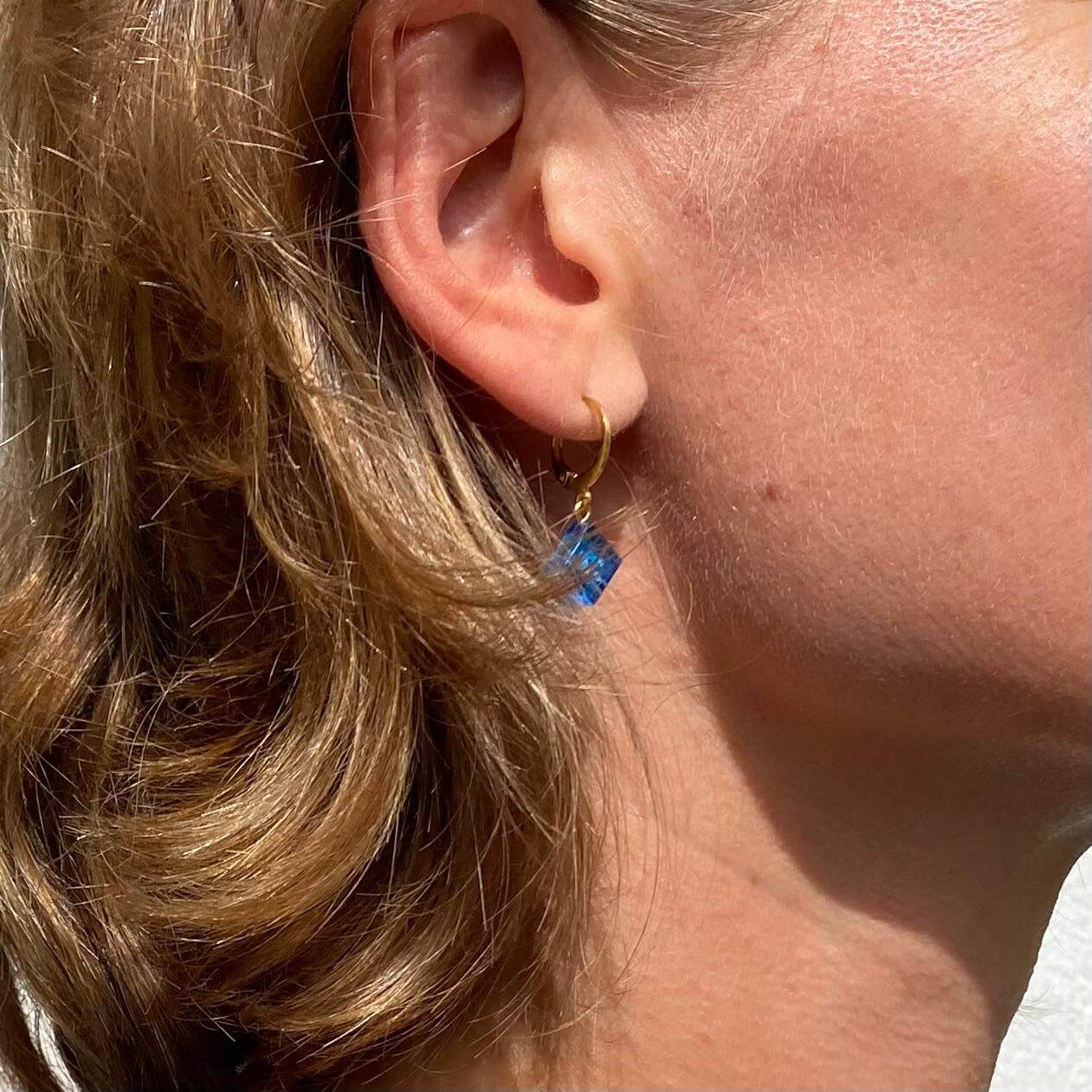 Mini boucles d'oreilles Dormeuses en acier inoxydable avec une brique de Lego®