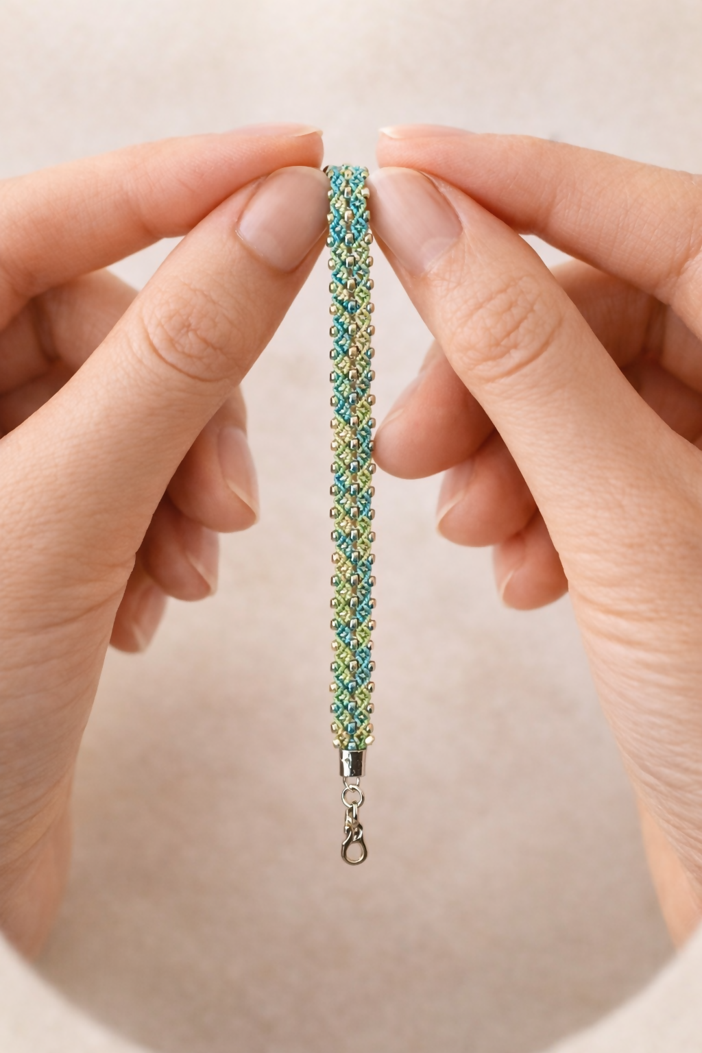 183b wide bead bracelet
