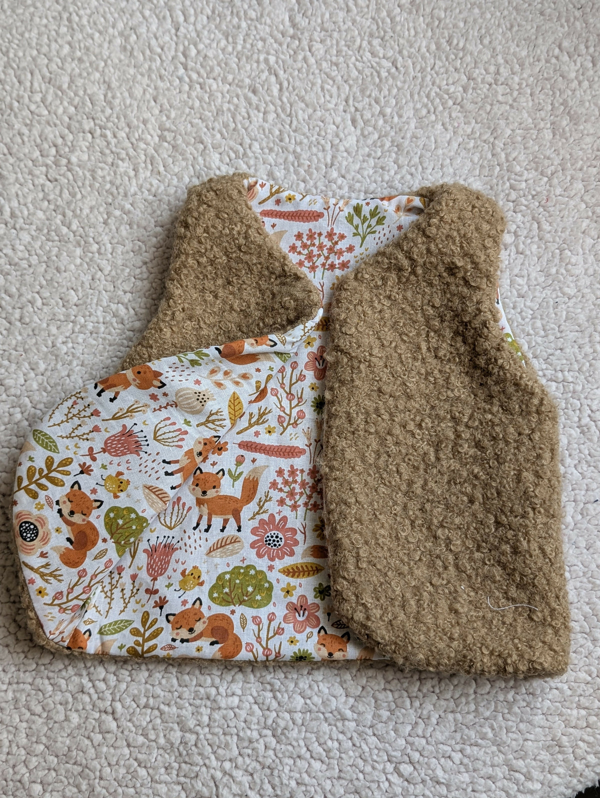 Gilet de berger réversible 18 mois 3 ans bouclette beige et renards