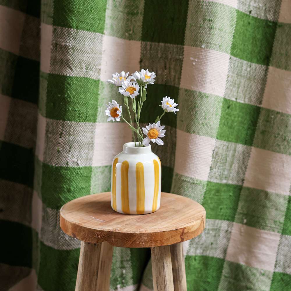 jaune-vase-raye