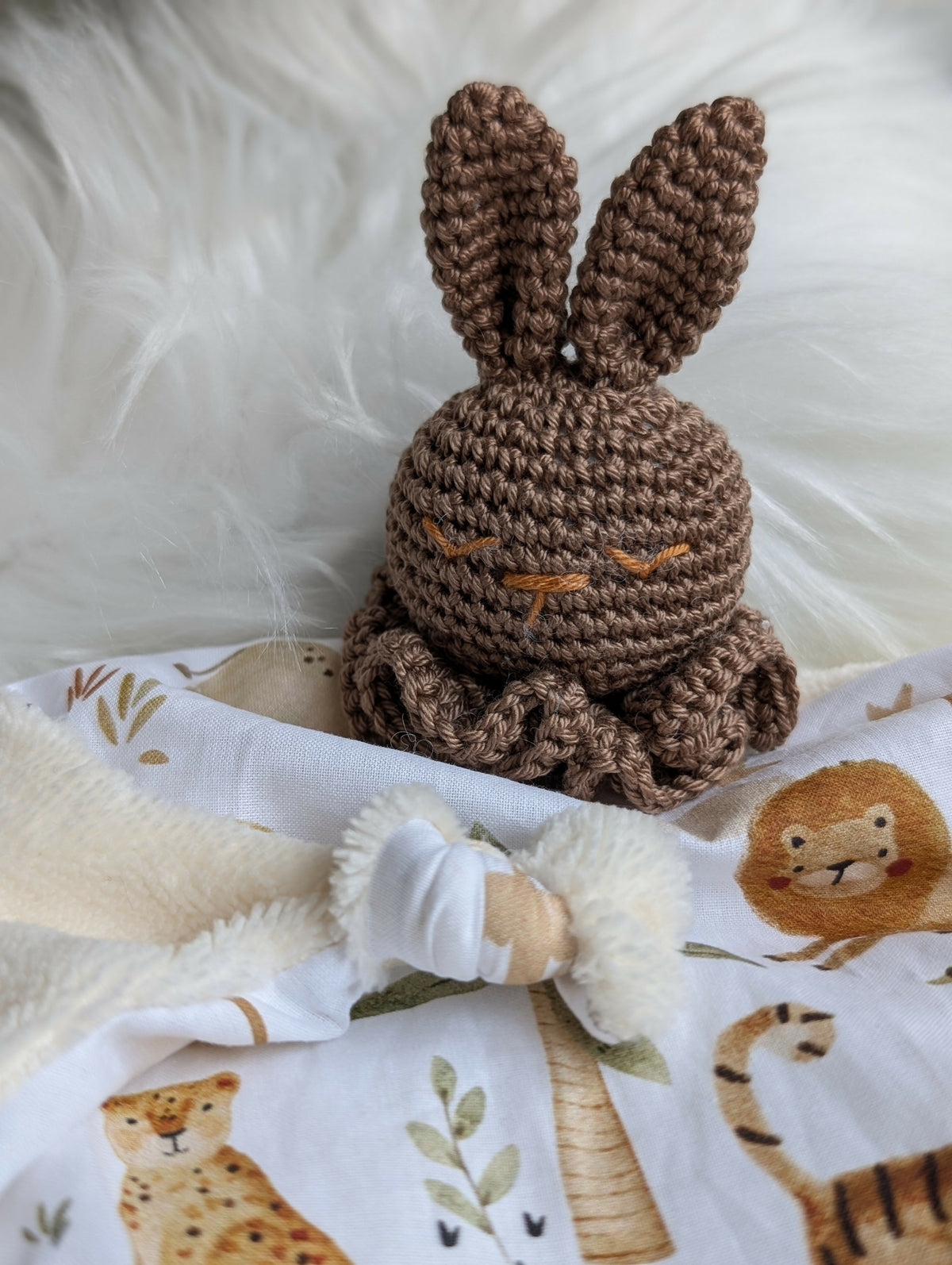 Doudou lapin animaux de la savane
