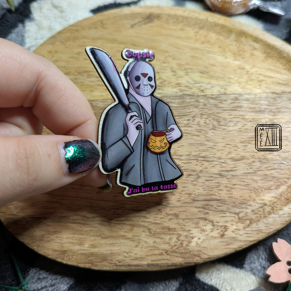 Pin's en bois artisanal Jason