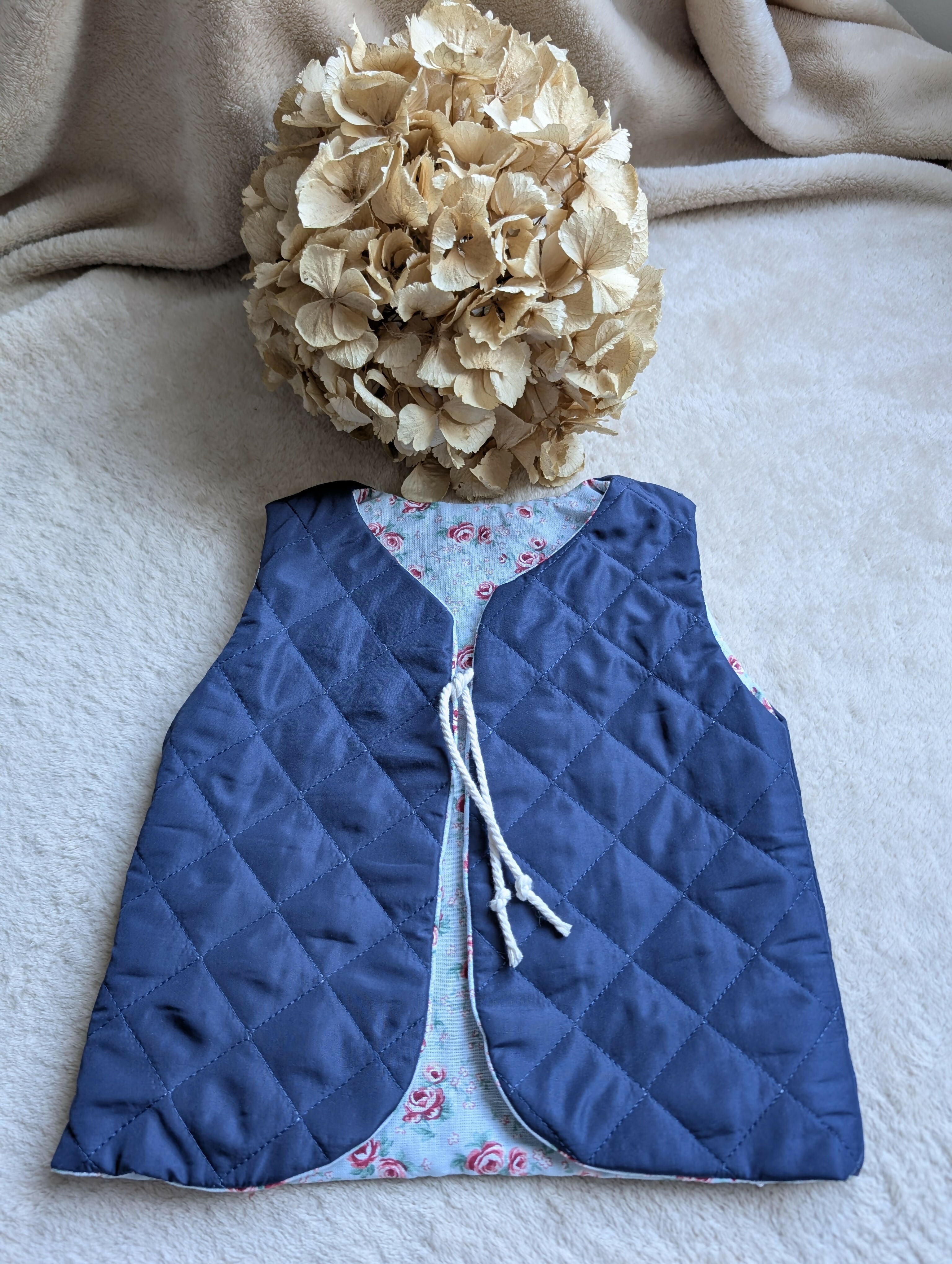 GILET DE BERGER MATELASSE MARINE FLEURS 18 MOIS-3 ANS