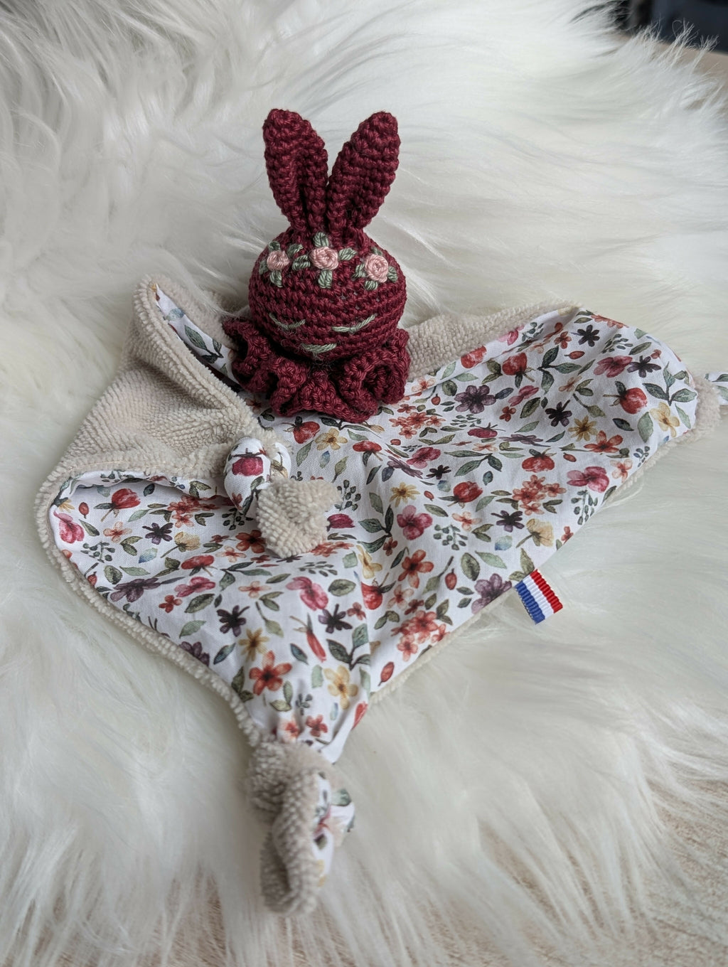 Doudou lapin multifleurs d automne