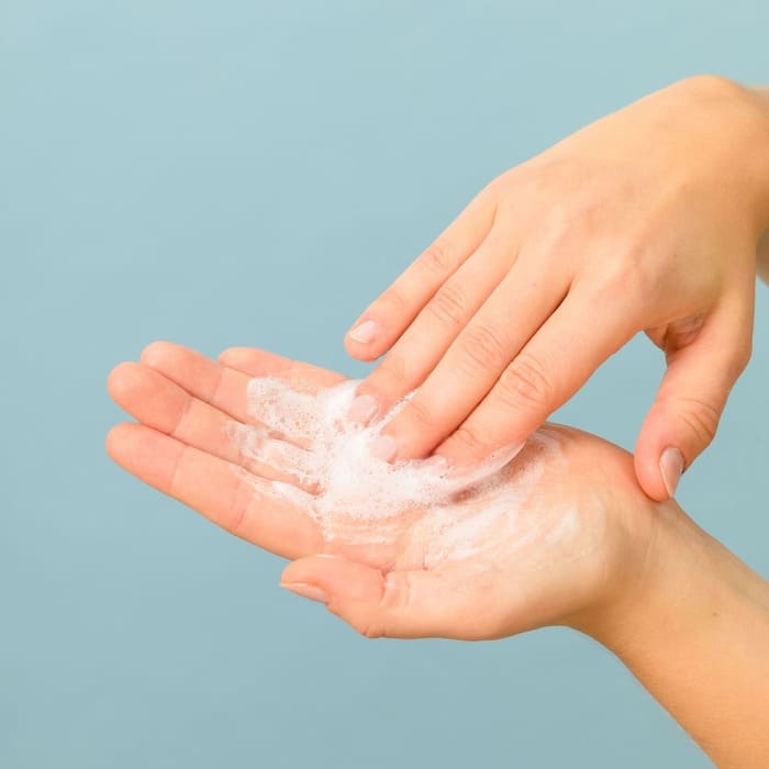 Mousse du gel douche rechargeable Pimpant pour peaux sensibles