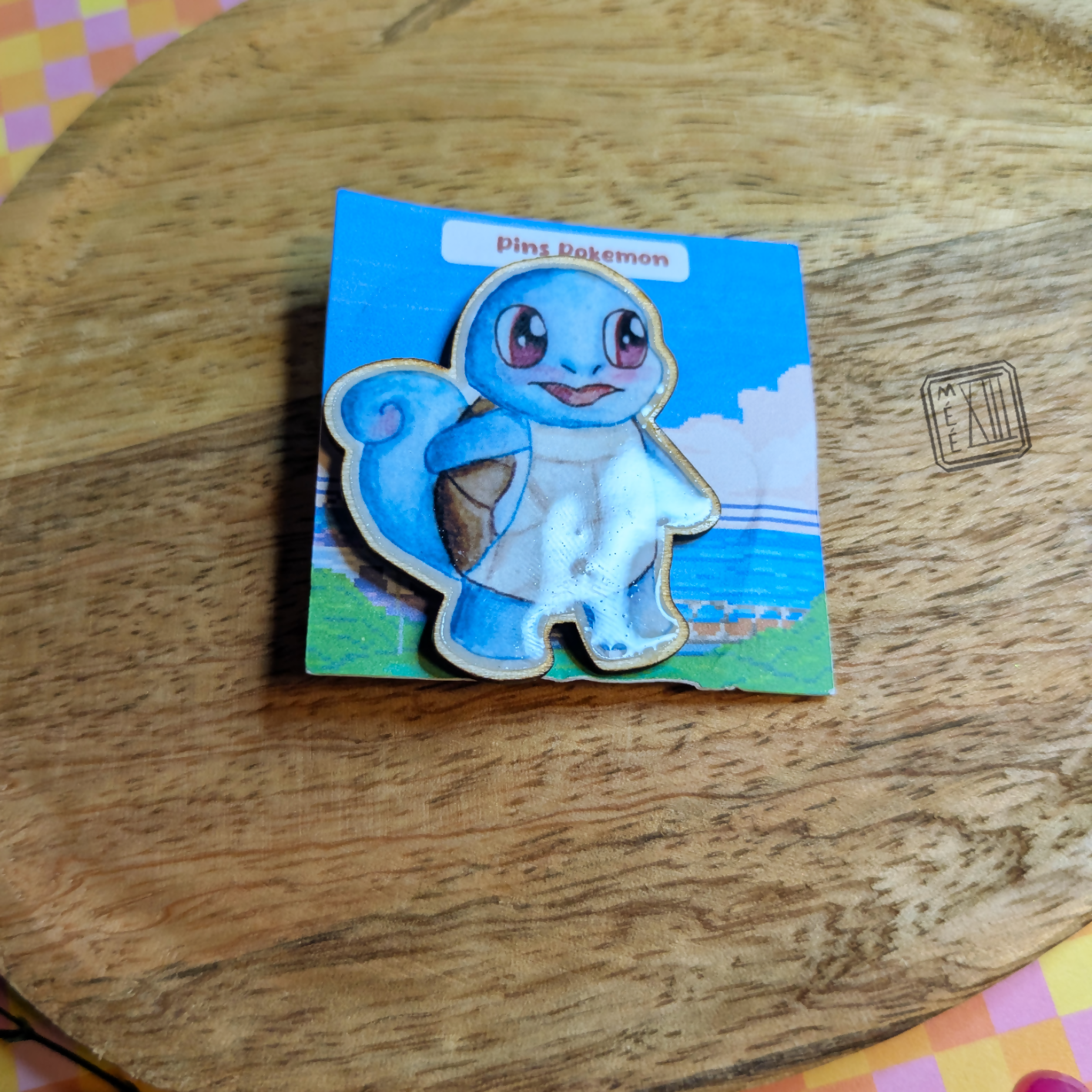 Pin's petit monstre bleu