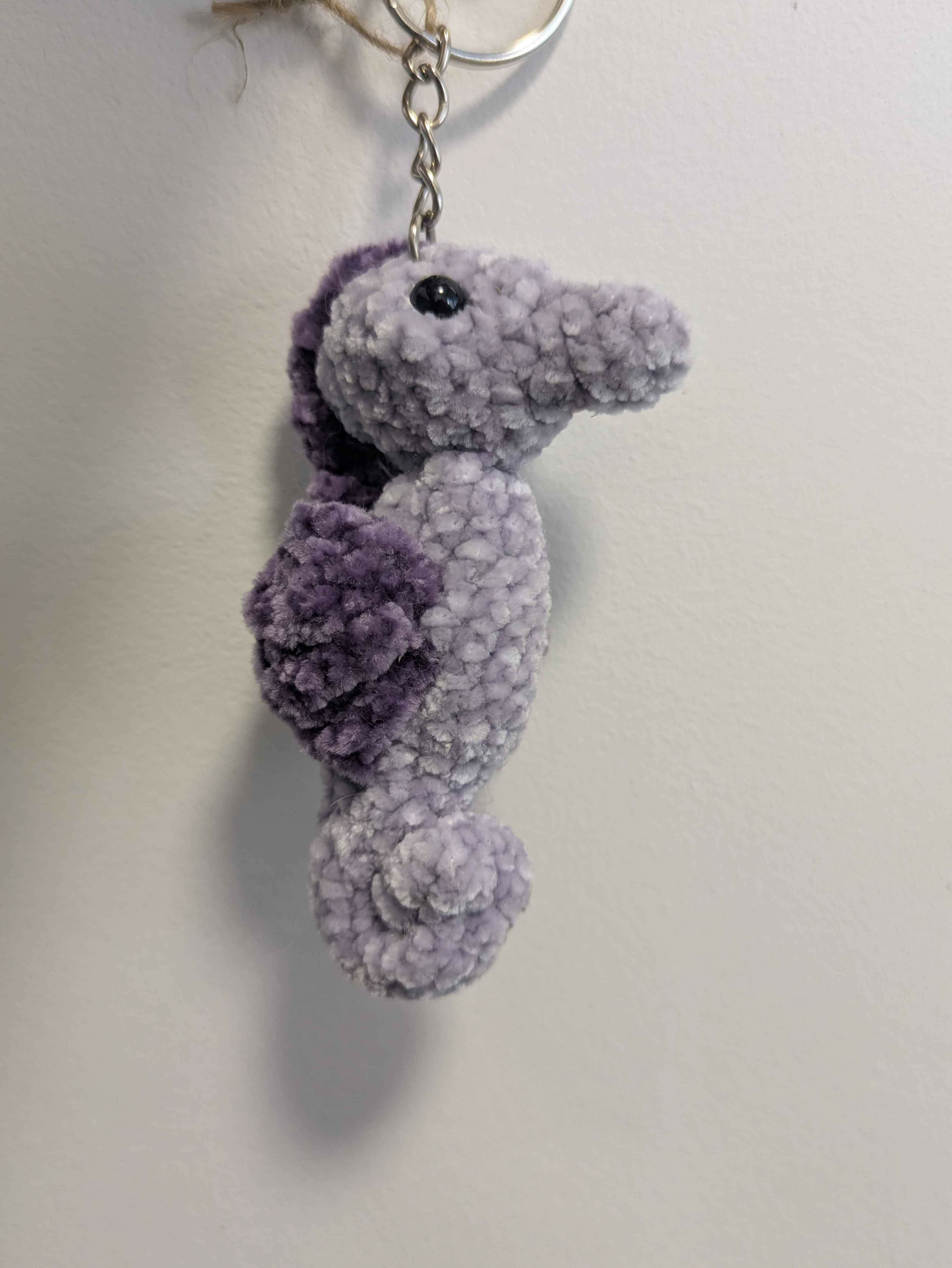 peluche décorative dinosaure vert