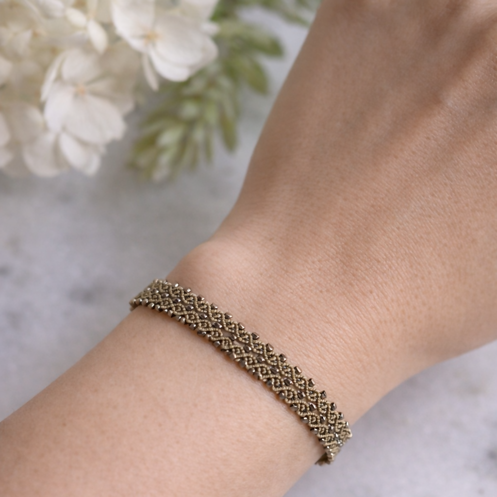 183b wide bead bracelet